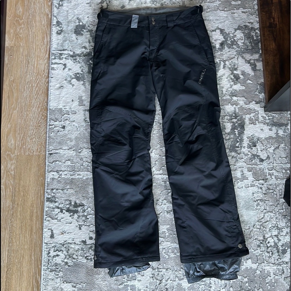 Lightly Used O’neill Snow pants, perfect for winter sports!